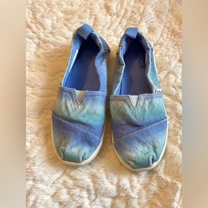 Girls Size 12.5 Toms Canvas Slip On Shoes